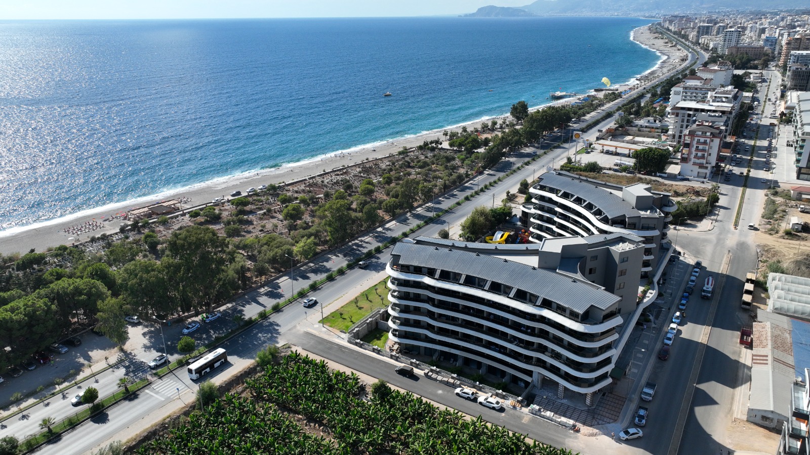 Premium class complex near the sea image